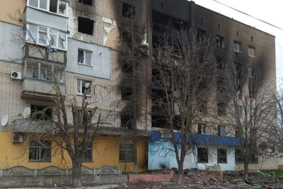 Palazzi fantasmi, distrutti dalle bombe, per le vie della città - .