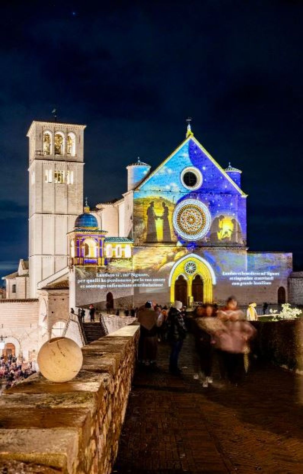 Natale ad Assisi, "Il Cantico delle Creature" di San Francesco proiettato sulle facciate delle chiese e dei monumenti principali della città - Comune di Assisi