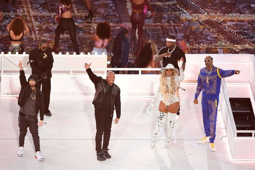 Le star Eminem, Dr Dee, Mary J Blidge, 50 Cent, Snoop Dog al SuperBowl
