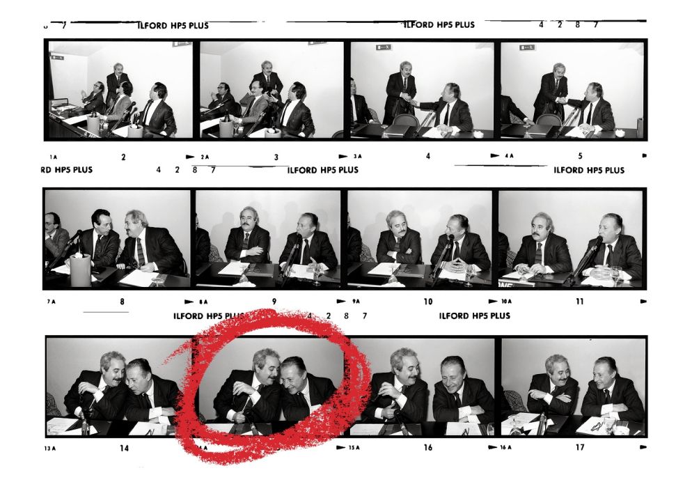 Palermo, Giovanni Falcone e Paolo Borsellino, 27 marzo 1992. L'immagine di copertina del volume "Sicilia 1992. Luce e memoria" di Tony Gentile (Silvana Editoriale) - © Tony Gentile