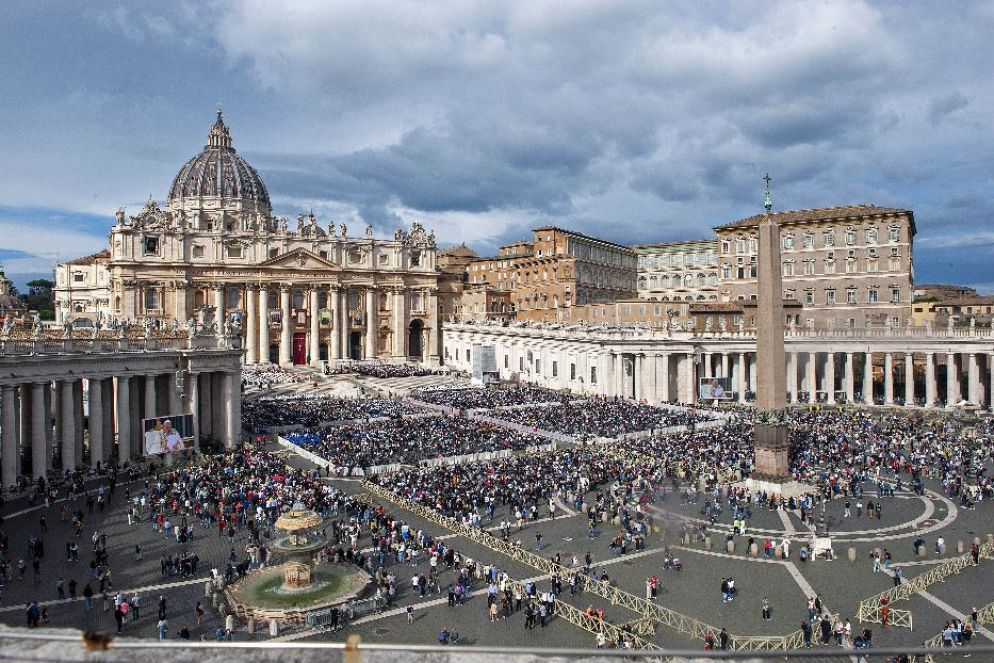 Piazza San Pietro domenica scorsa - Fotogramma