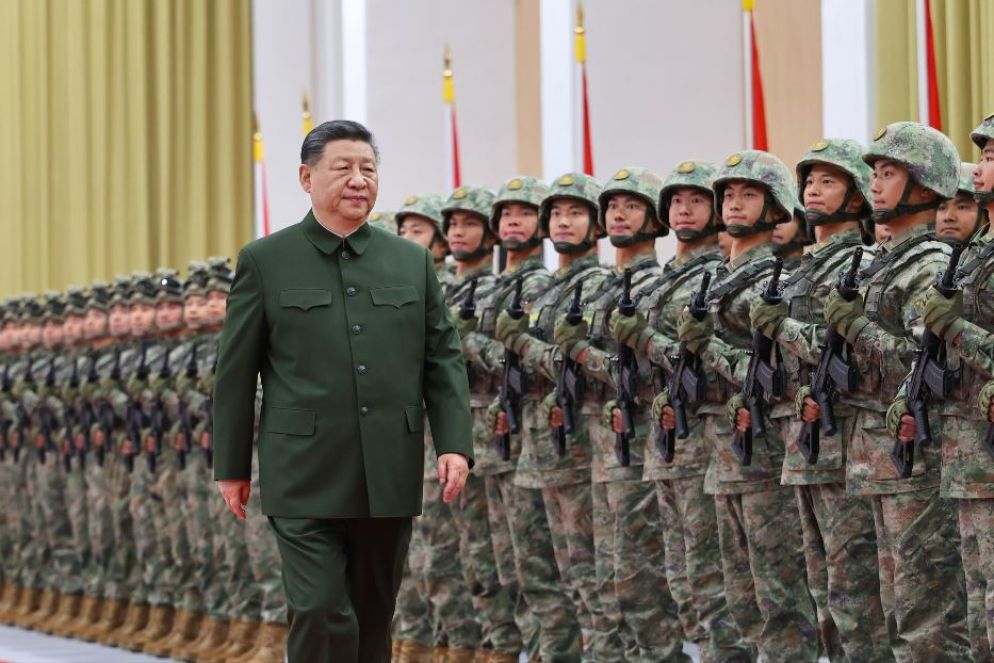 Il presidente cinese Xi Jinping passa in rassegna le truppe dell'Esercito popolare di liberazione cinese di stanza a Macao - ANSA