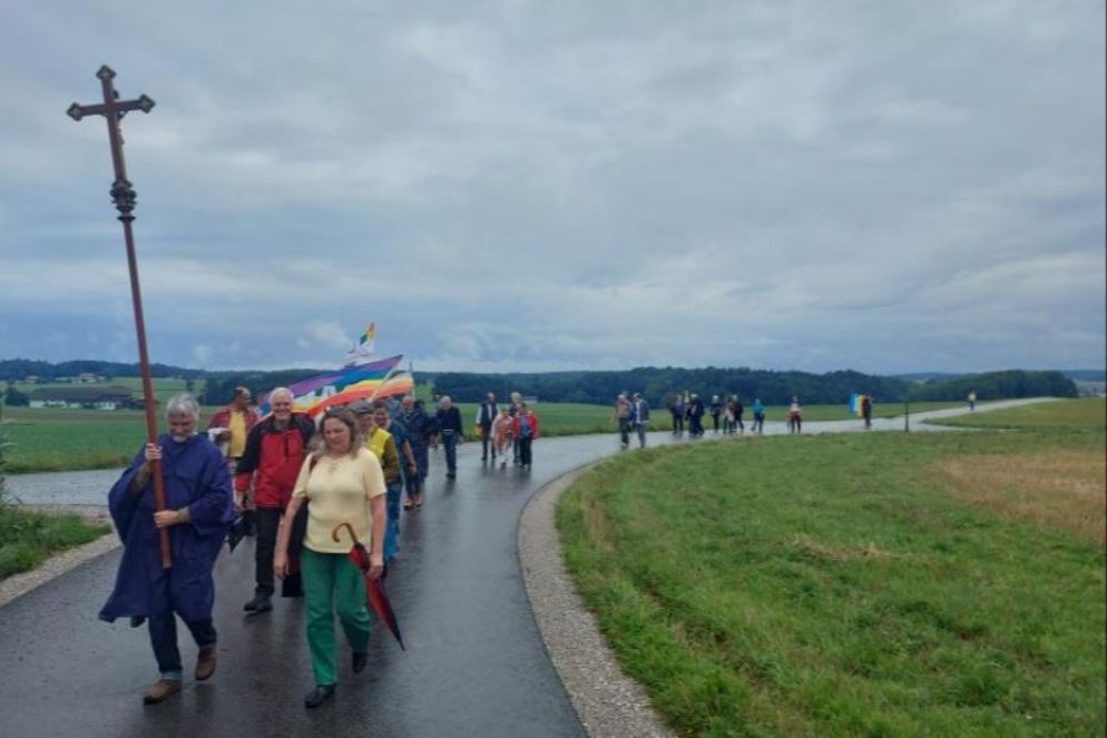 Un momento del pellegrinaggio a piedi da Trento a Sankt Radegund - Gregolin