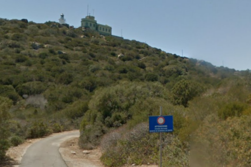 La stazione meteo dell'Aeronautica di Capo Carbonara, dove si abbassò il Volpe 132 - da Google Maps