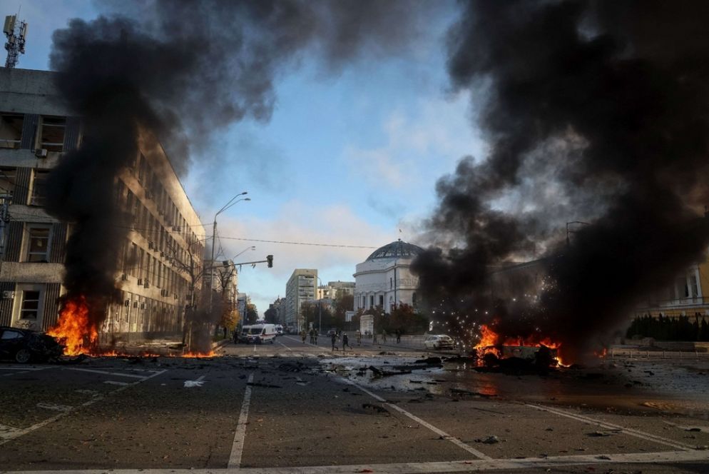La devastazione stamani nel centro di Kiev - Reuters