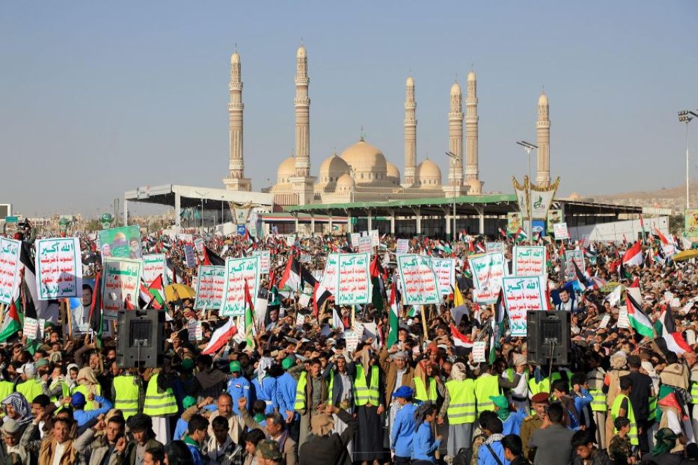 La folla ha urlato slogan contro gli Usa e il Regno Unito - Ansa