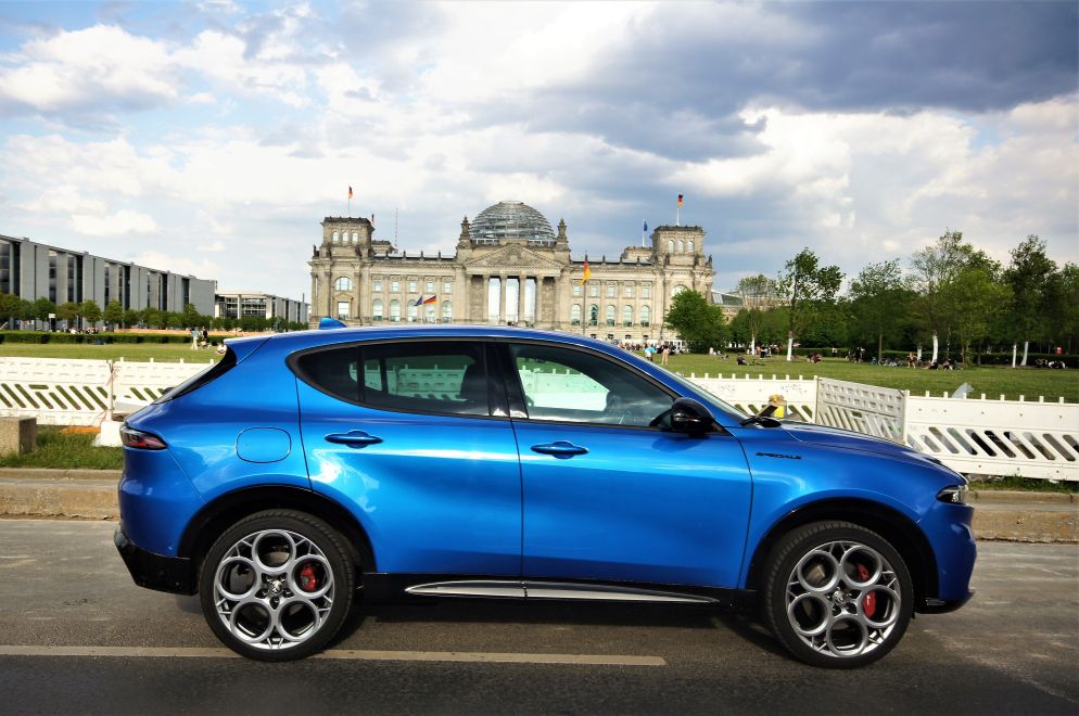 La Tonale con lo sfondo del Reichstag - .