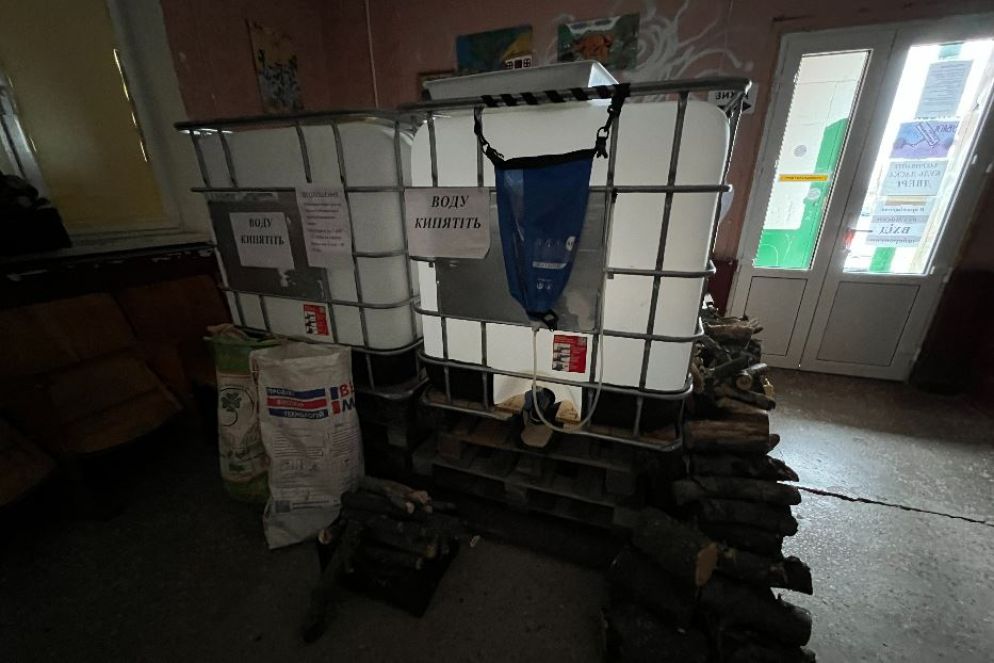 Le cisterne di acqua nel villaggio di Yulivka dove manca l'acqua potabile - Gambassi