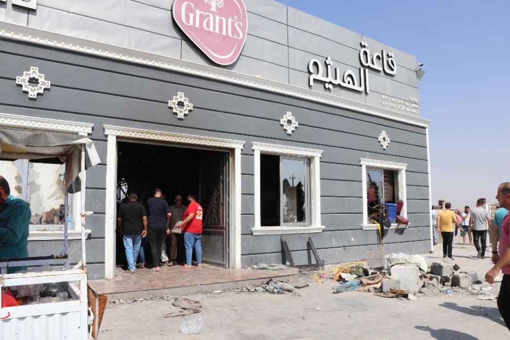 L'esterno della sala dei festeggiamenti come si presentava stamani dopo l'incendio - Ansa