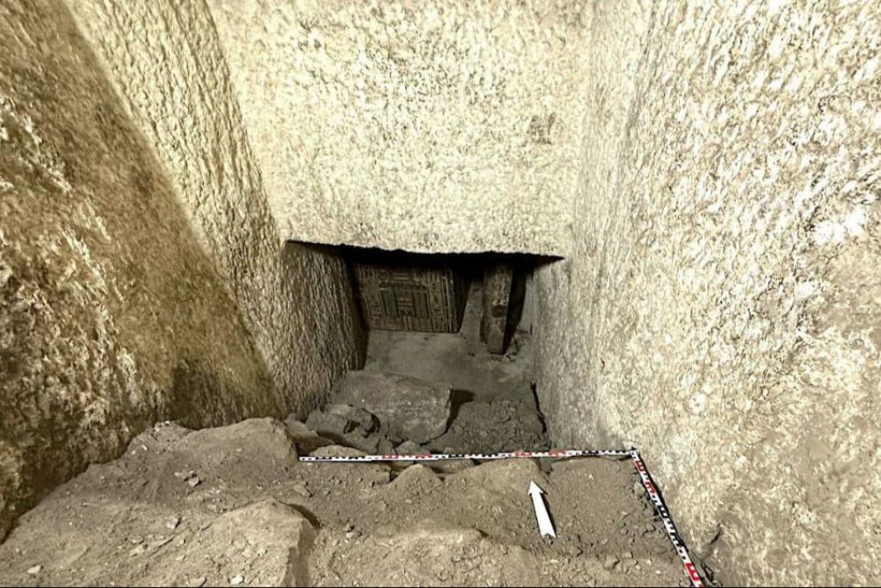 La camera funeraria in cui è stato ritrovato il doppio sarcofago - Ministero del Turismo e delle Antichità egiziano