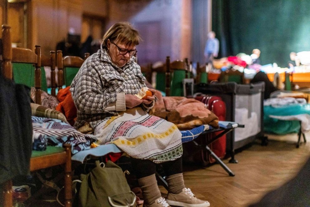 Un'anziana profuga ucraina - Ansa