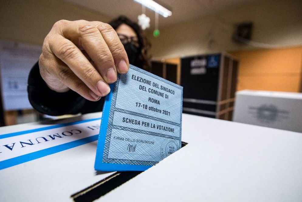 Cittadini al voto - Ansa