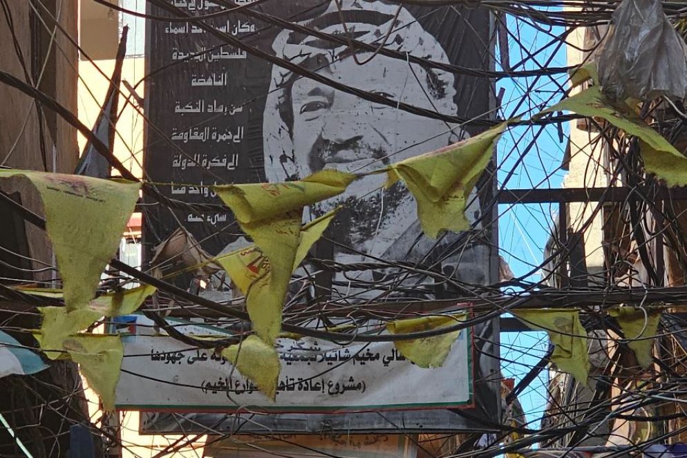 Un ritratto di Yasser Arafat nel campo di Chatila - .