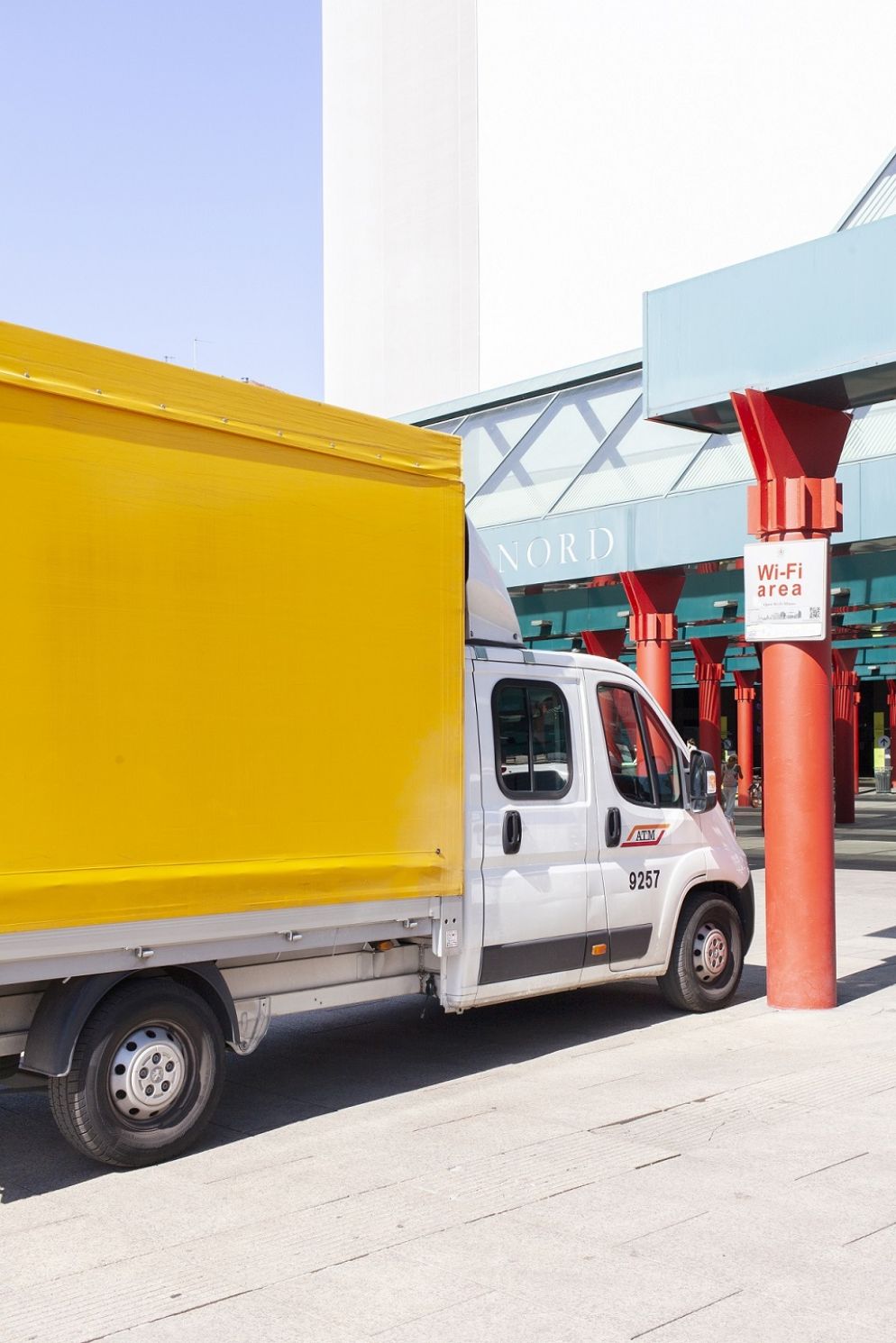 Milan City, I listen to your heart - Area di Piazza Cadorna Gae Aulenti, 2021 - Giovanna Silva