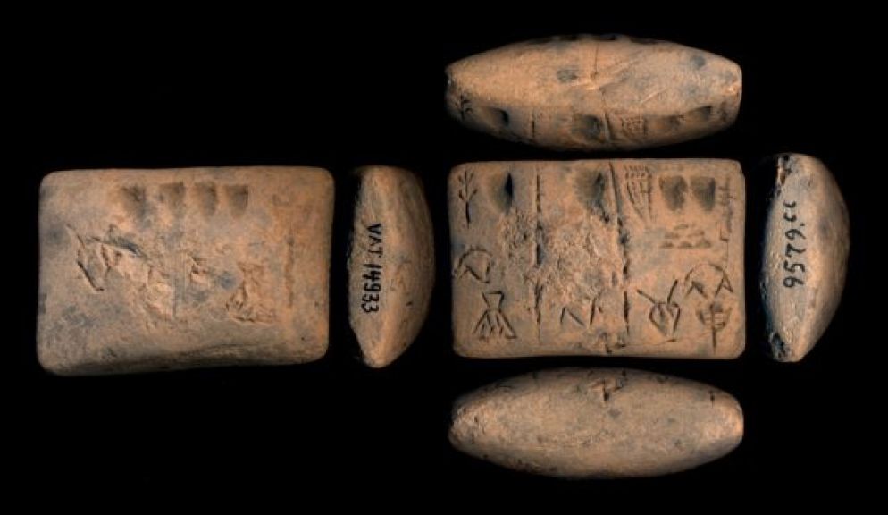 Tavoletta con incisi segni riconducibili alla scrittura proto-cuneiforme - CDLI - Cuneiform Digital Library Initiative