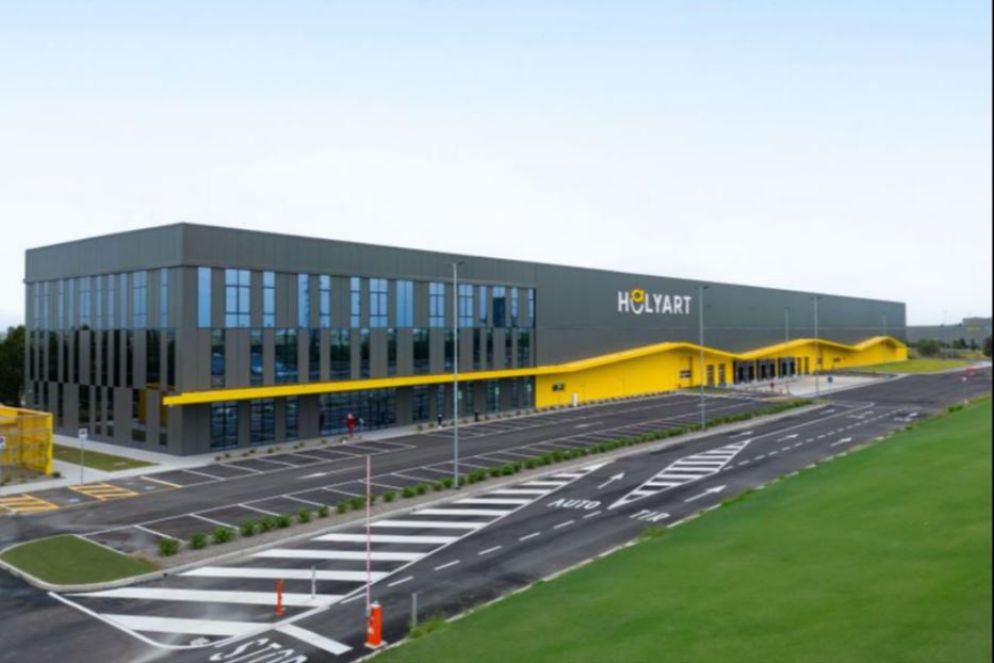 Lo stabilimento di Holyart a Reggio Emilia - -