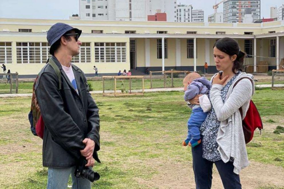 Francesco Mandelli con una volontaria di "Artesanos don Bosco" in Perù