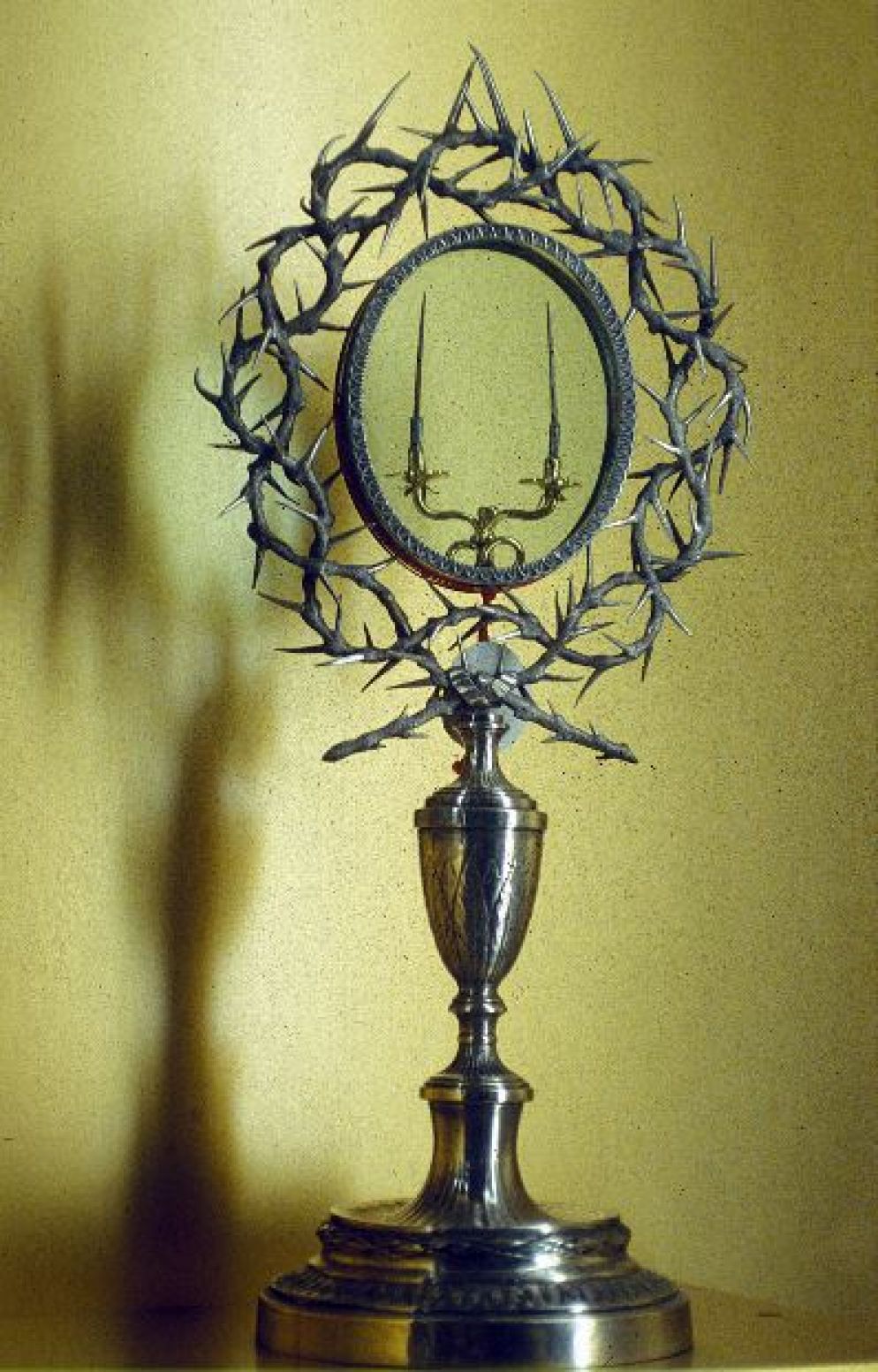 Il reliquiario con i chiodi della Croce custoditi in Santa Croce a Gerusalemme - Foto Siciliani