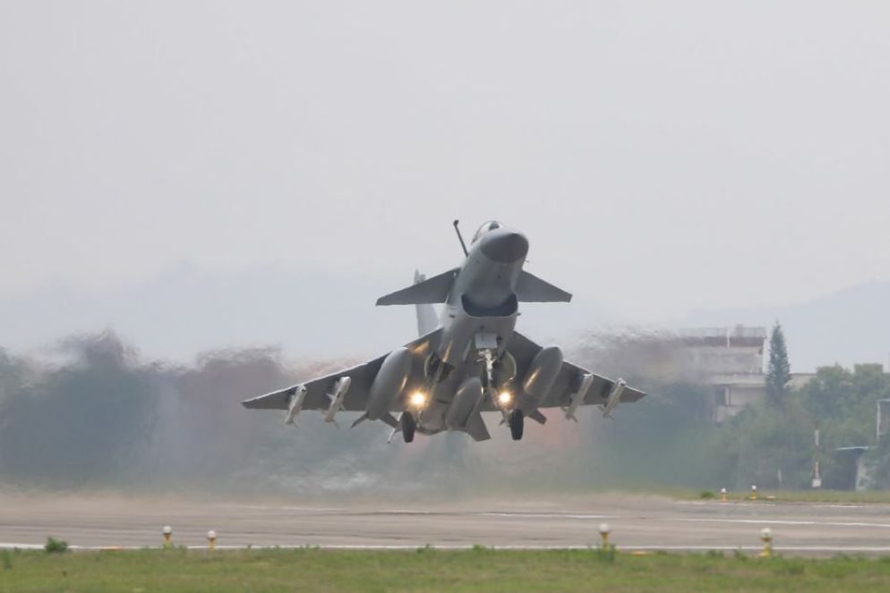 Un caccia cinese - Ansa