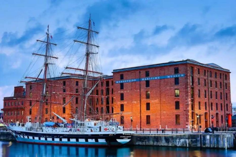 Museo della schiavitù di Liverpool: l’insieme della struttura ricavata nel Royal Albert Dock, il quartiere dei vecchi magazzini marittimi dichiarato patrimonio mondiale dall’Unesco - Riccardo Michelucci