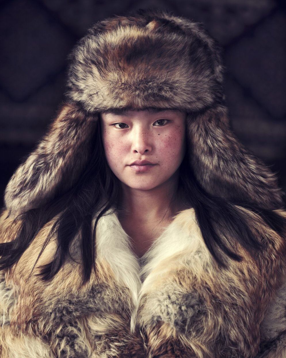 Una ragazza Kazakh, Bayan-Ölgii, Mongolia, 2017 - © Jimmy Nelson B.V.