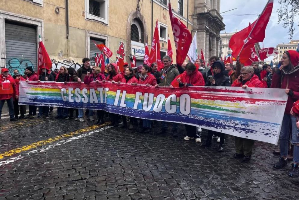 Lo striscione di apertura del corteo - PerugiAssisi