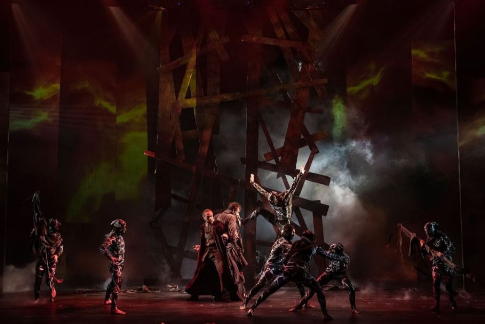 Una delle scene: la Città di Dite, nell'Inferno di Dante - Teatro Arcimboldi