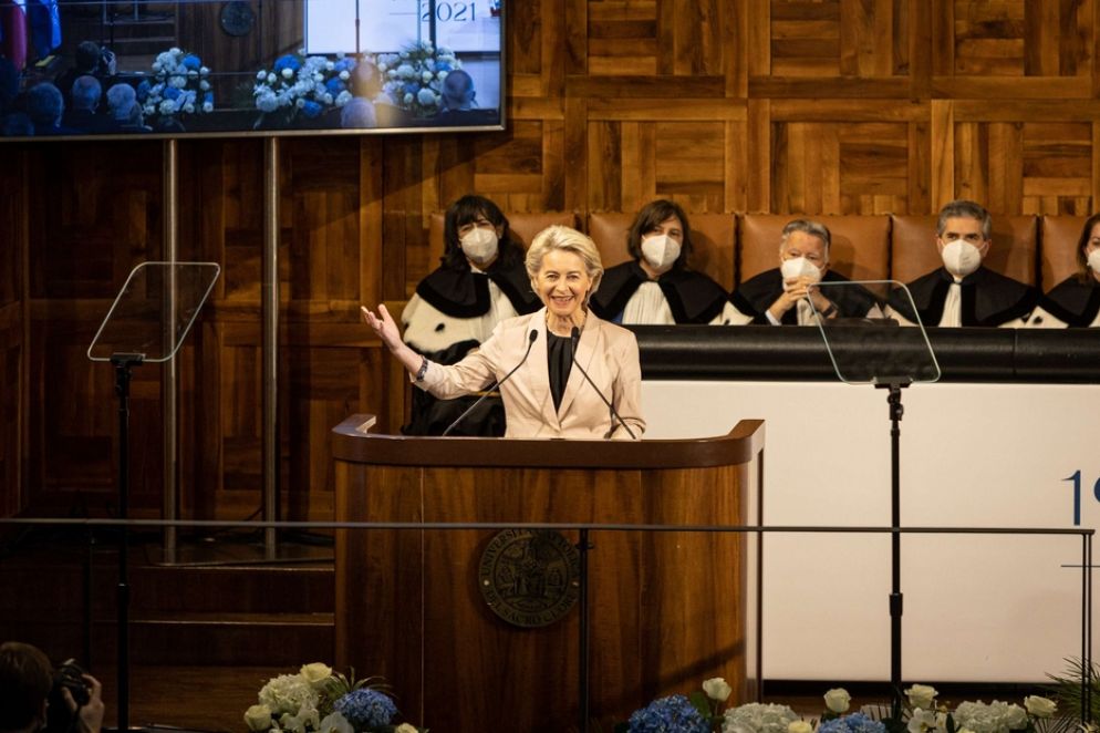 La presidente della Commissione europea Ursula von der Leyen - Ansa