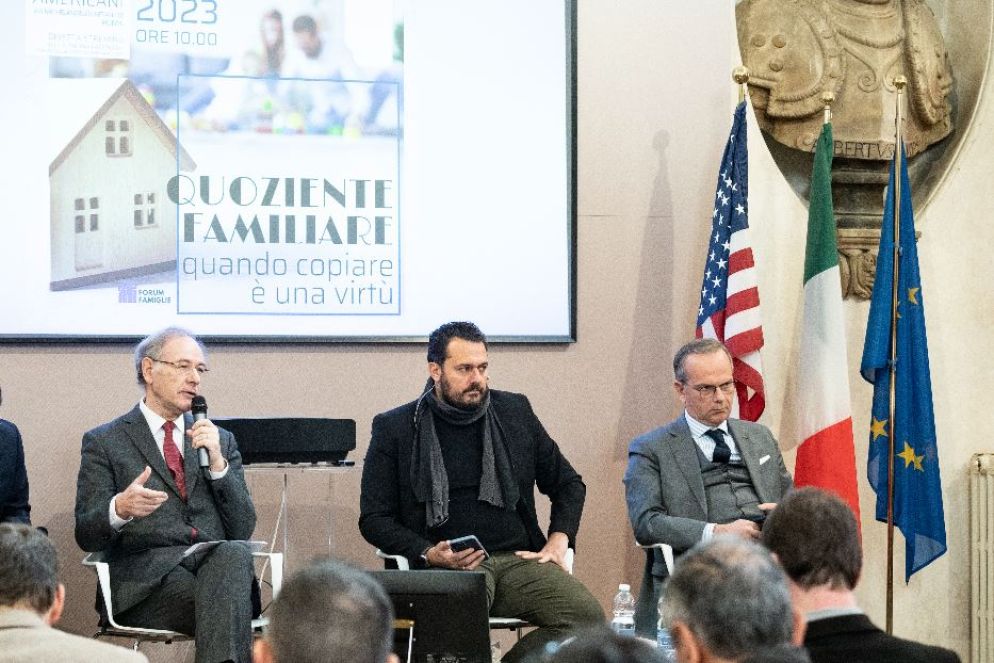 Il demografo francese Gérard-Francois Dumont interviene al convegno sulle politiche familiari, con il presidente del Forum delle Famiglie, Gigi De Palo e il presidente della Fafce, Vincenzo Bassi - Cristian Gennari