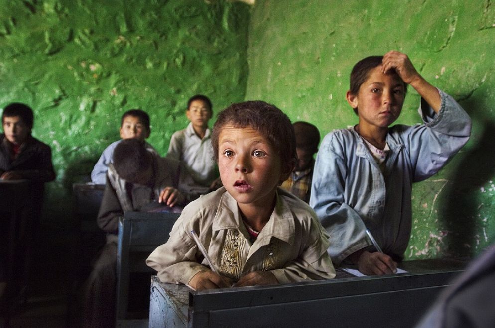 Scolari Hazara in quinta elementare - Bamiyan, Afghanistan, 2007 - © Steve McCurry
