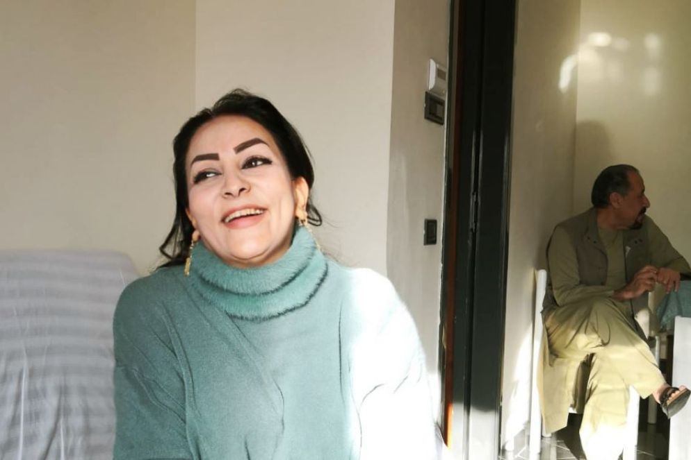 Parisa in Italia sogna di aprire un salone di bellezza - Nove onlus