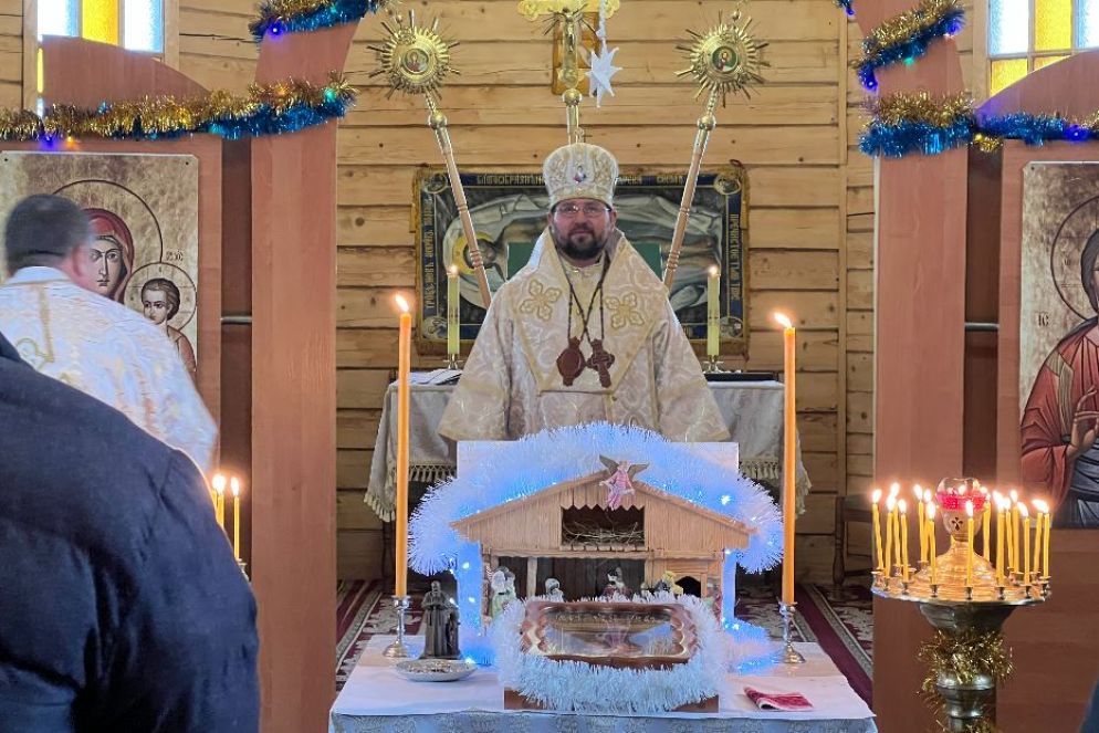 Il vescovo greco-cattolico Maksym Ryabukha apre la Porta del Giubileo a Kramatorsk, nella regione di Donetsk, lungo la linea del fronte - Gambassi