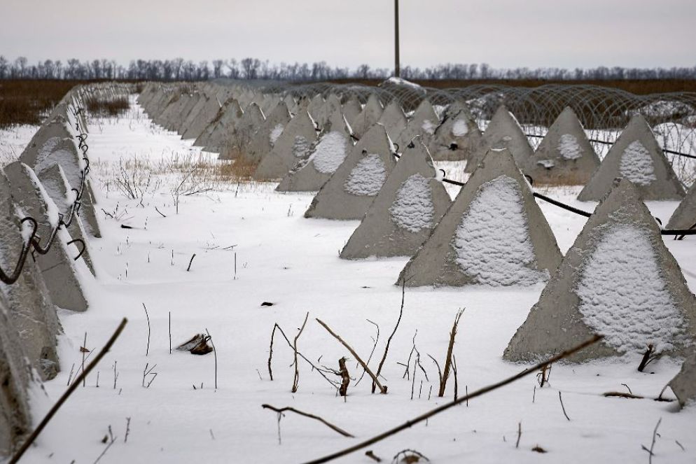 Le fortificazioni nella regione di Kharkiv - Ansa