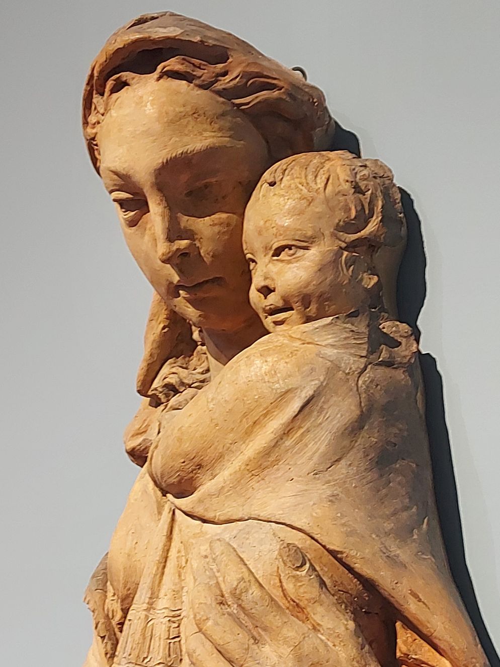Donatello, "Madonna col Bambino" (Terracotta, 1415 c.) - .