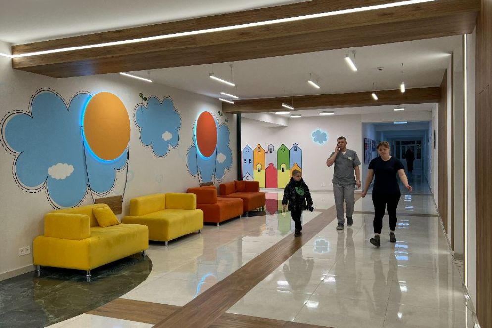 Le corsie di “Unbroken Kids”, il centro di riabilitazione fisica e psicologica per i ragazzi travolti dalla guerra che si trova nell’ospedale “Saint Nicholas” di Leopoli - Gambassi