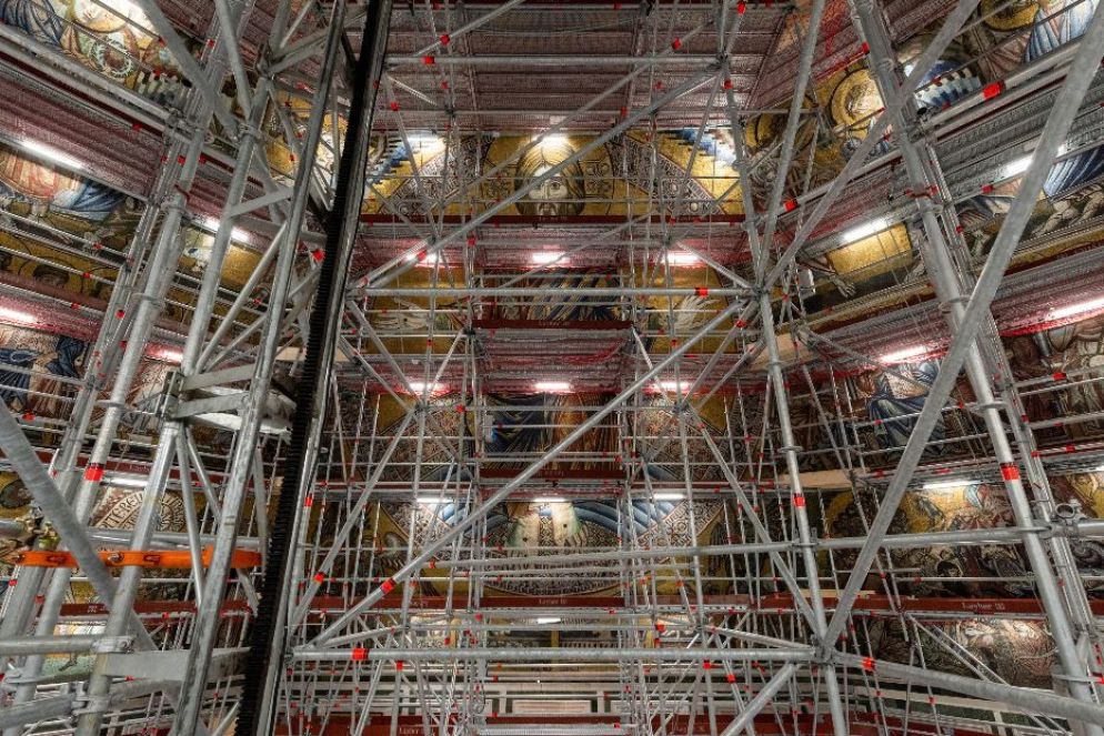 I lavori di restauro dei mosaici della cupola del Battistero di Firenze - Ansa/Opera di Santa Maria del Fiore