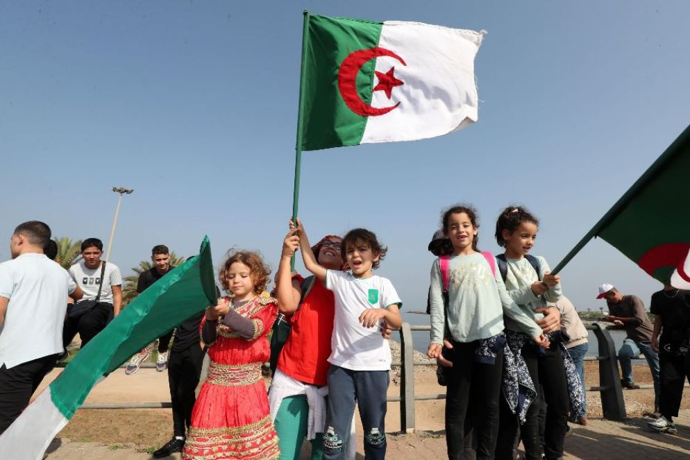 I bambini celebrano la festa dell'indipendenza in Algeria - Ansa