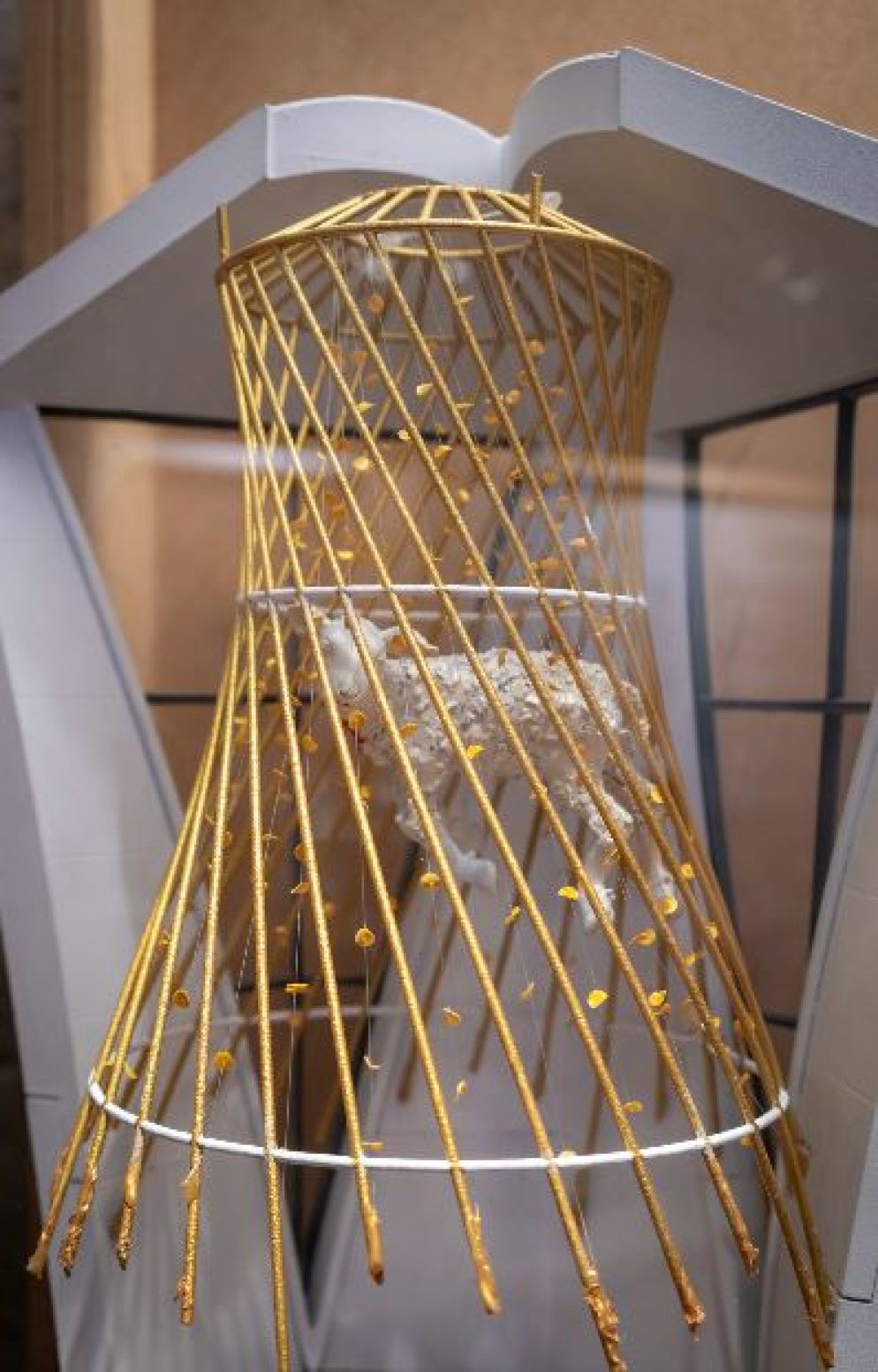 Il bozzetto dell'Agnus Dei di Andrea Mastrovito per la Sagrada Familia di Barcellona - Josep Daude