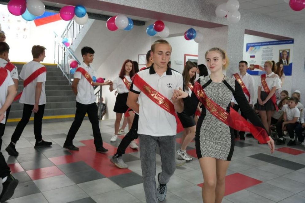 Una festa "russa" nella città occupata di Melitopol - Telegram-Melitopol_now