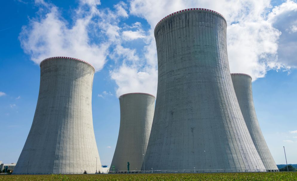 Le torri di raffreddamento della centrale nucleare di Dukovany, in Repubblica ceca - cc Pexels
