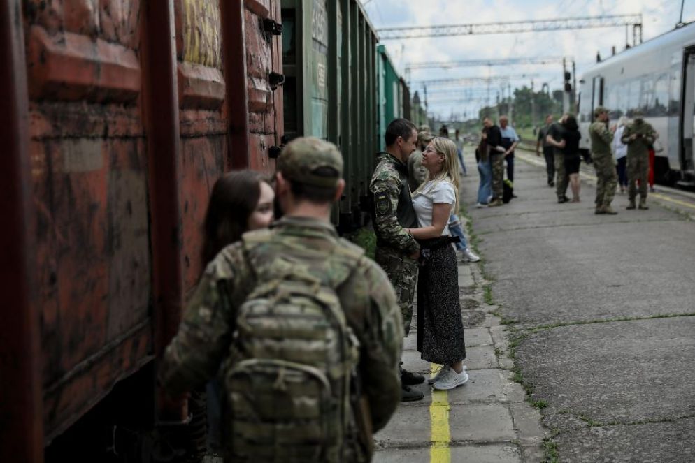 Gli addii e le lacrime alla stazione di Kramatorsk - Ansa