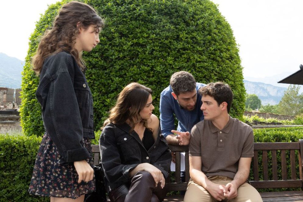 Il regista Nicola Conversa sul set di "Un oggi alla volta"