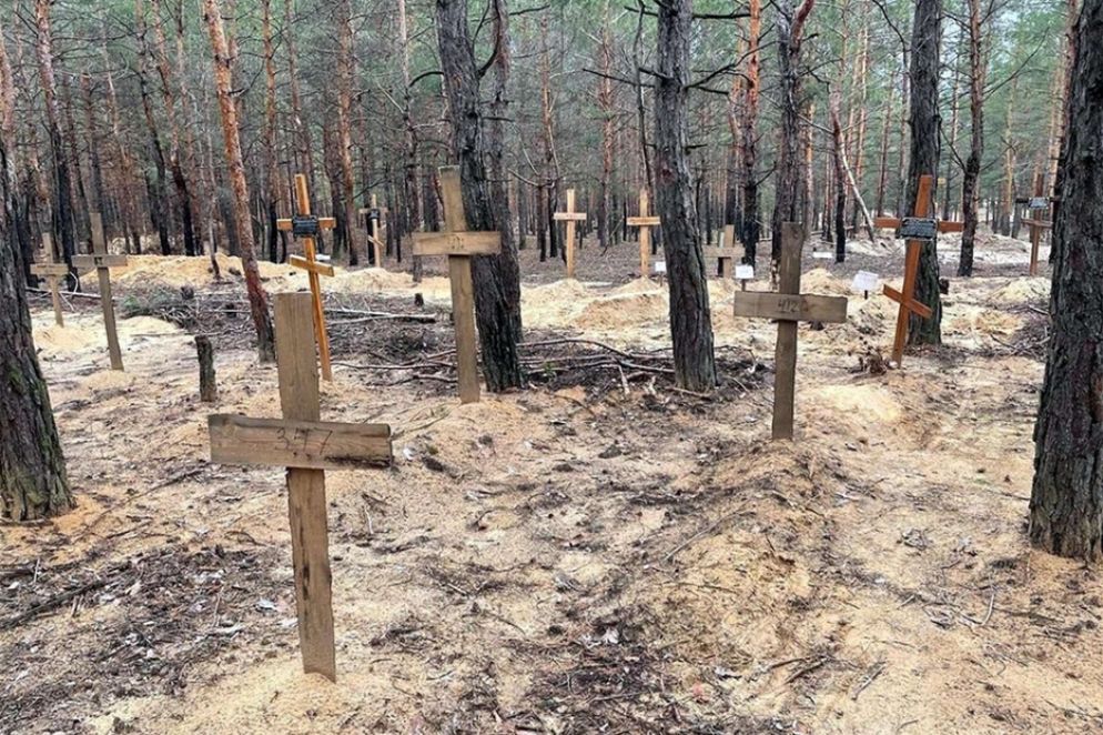 Un post tratto dal profilo Twitter di Andriy Yermak : "Gran parte di Izyum, città nella regione di Kharkivr riconquistata dalle forze ucraine nei giorni scorsi, giace in rovina, fino all'80% delle infrastrutture della città è stato distrutto, i corpi vengono ancora scoperti tra le macerie' - Twitter / Ansa