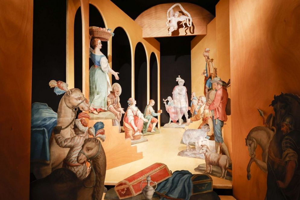 Presepe lombardo, seconda metà del secolo XVIII, carta dipinta. Museo Giannettino Luxoro, Genova