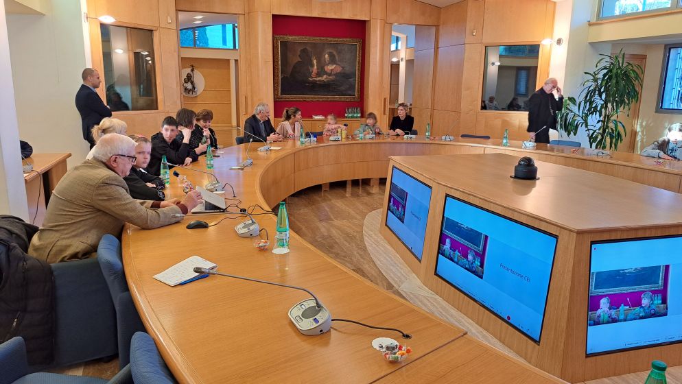 L'incontro nella sala del Consiglio Permanente - Foto Muolo