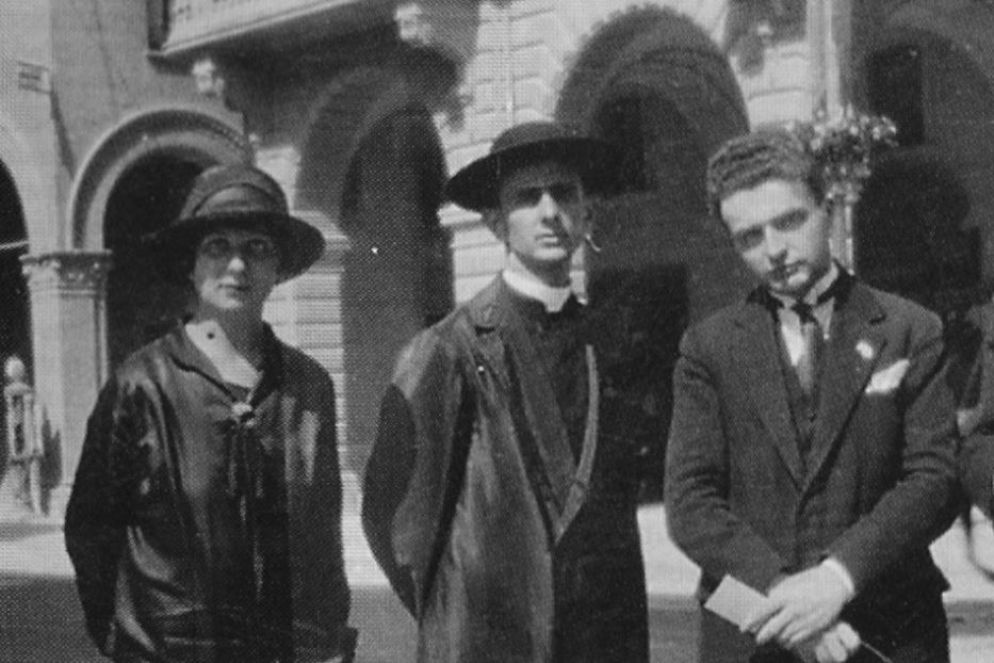 Un giovane Giovanni Battista Montini, sacerdote da pochi anni quando morì papa Benedetto XV