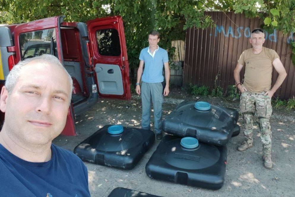 Gli aiuti umanitari portati a Kupyansk da Dmytro Bierieshev, da Volodymyr Kurilo e da Oleksandr Yalovol, fondatore dell’hub solidale “East-West” di Kharkiv - Dmytro Bierieshev