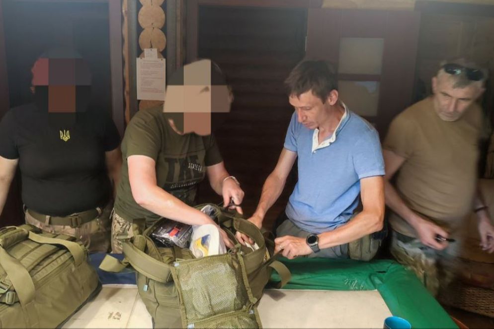 Gli aiuti umanitari portati a Kupyansk da Dmytro Bierieshev, da Volodymyr Kurilo e da Oleksandr Yalovol, fondatore dell’hub solidale “East-West” di Kharkiv - Dmytro Bierieshev