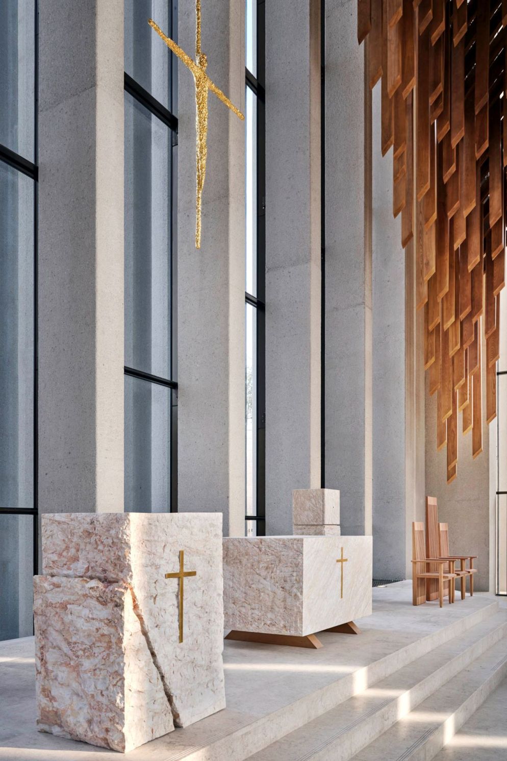 Il presbiterio della chiesa di San Francesco, nella Abrahamic Family House - Adjaye Associates