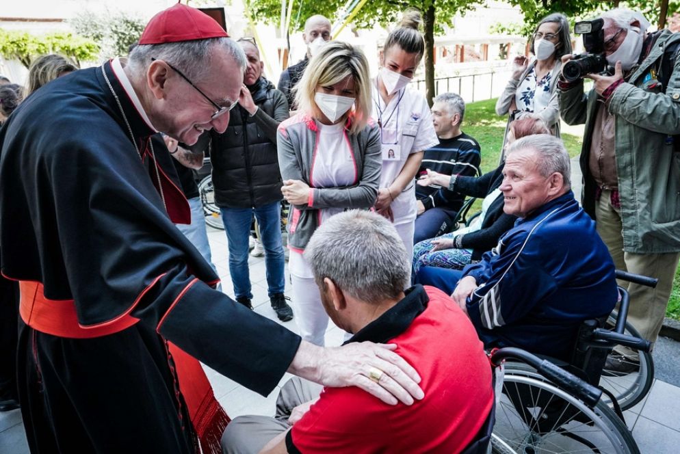 Il cardinale Parolin al Cottolengo di Torino - Ansa / Tino Romano
